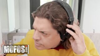 MOFOS - Naughty Willow Ryder Sits On Johnny Love's Face And Starts Grinding Her Pussy On His Face