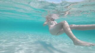 Surprised by a stranger at the beach he wants to fuck me in the water and people are watching us