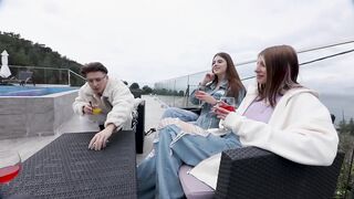 Met the neighbors and participated in a creampie orgy in a public place - The Lymia