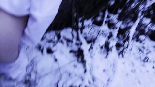 Sex in the car in the winter, warming up with pussy fucking