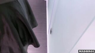 A good French goth gives her nice big ass to stay in the bedroom!!!