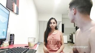 Mi Amiga No Le Quedo Otra y Se Quedo En Casa, La tuve Que cojer... - Parodia Parte 1